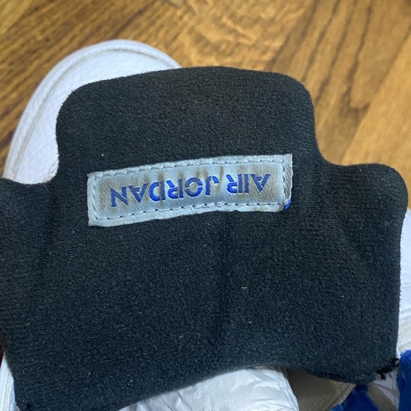 Air Jordan 5 Retro Stealth Sneakers - Picture 7 of 13